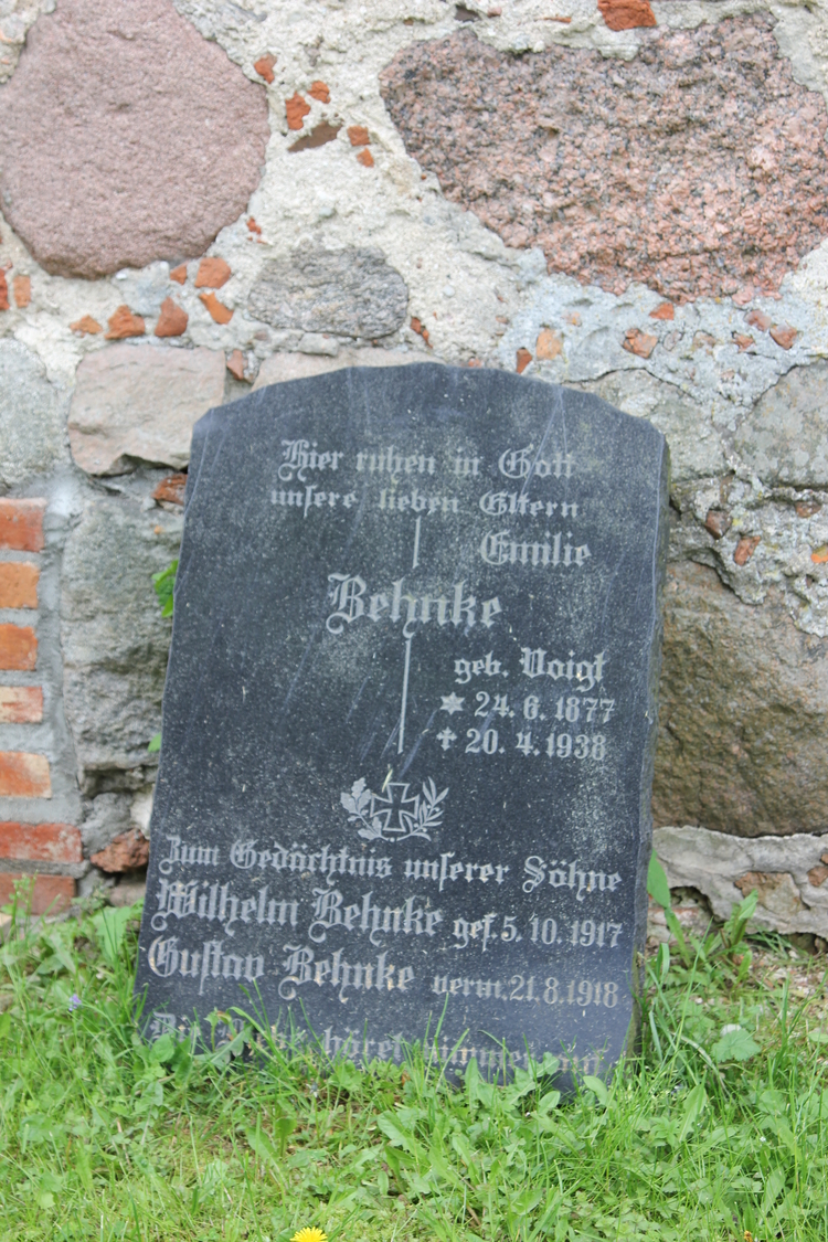 Cmentarz przykościelny w Borzymiu,