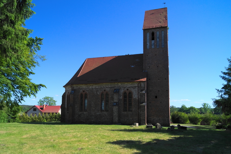 Kościół pw. św. Piotra i Pawła w Sławsku
