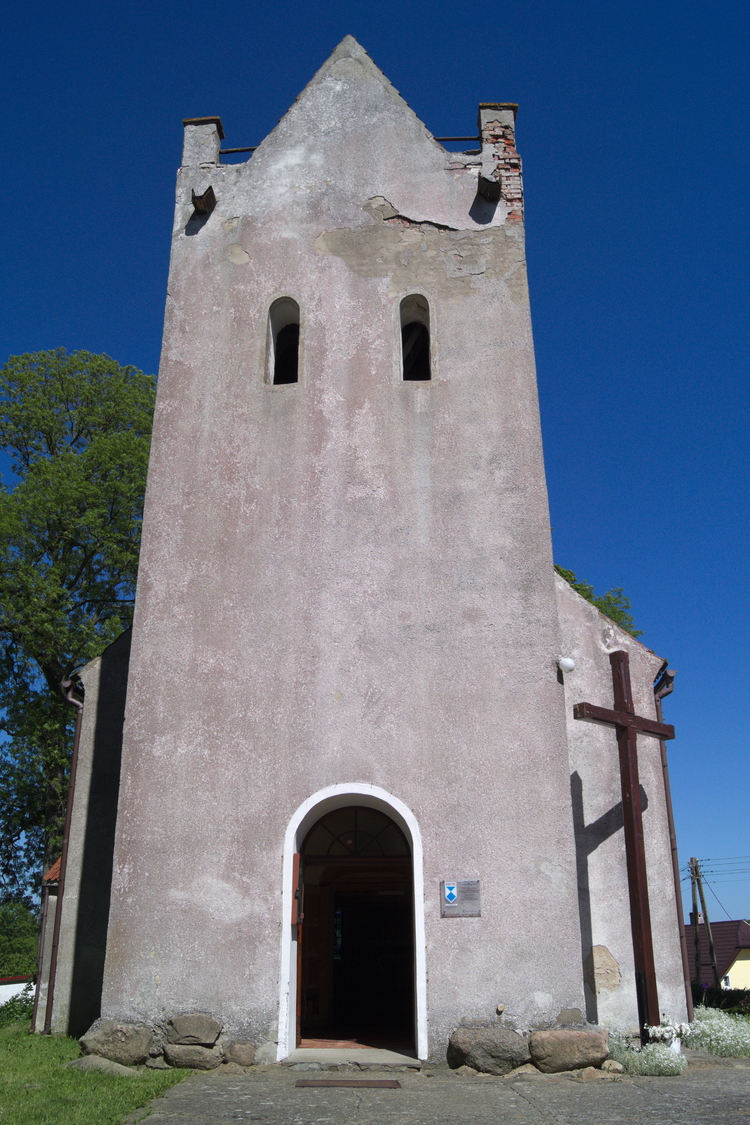 Wieża kościoła pw. Chrystusa Króla w Pieńkowie
