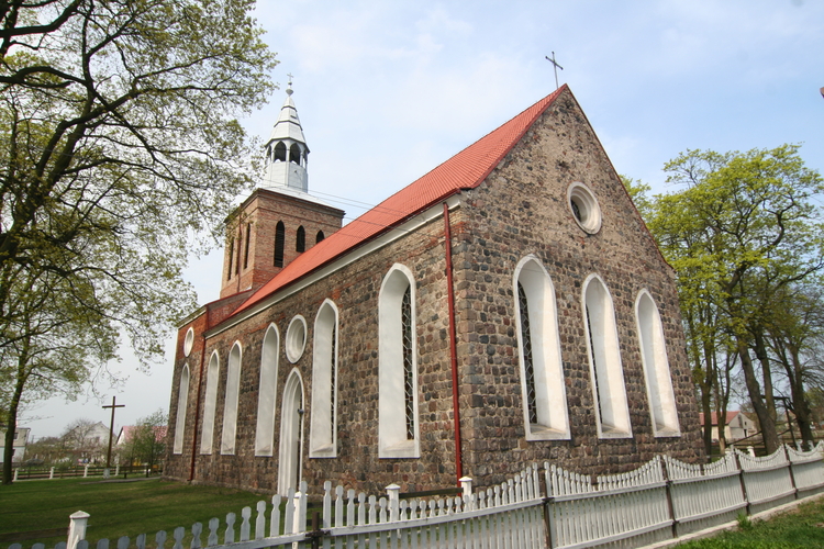 Kościół parafialny pw. Najświętszej Maryi Panny Częstochowskiej