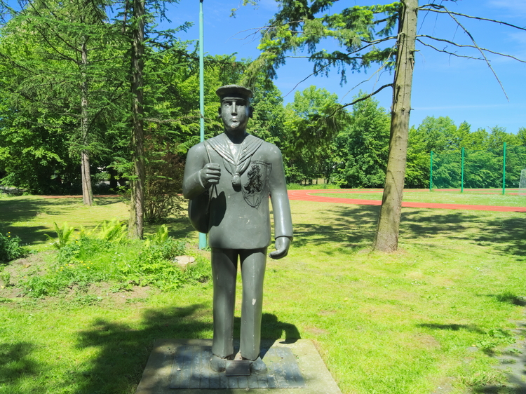 Pomnik absolwenta w Darłowie
