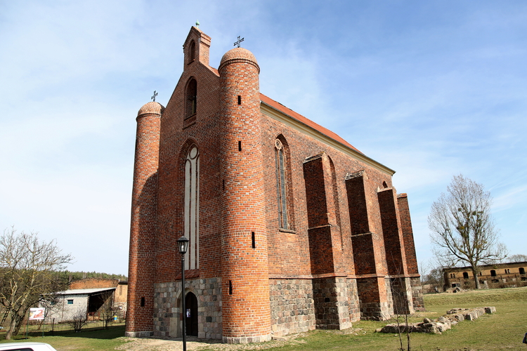 Kościół filialny pw. św. Stanisława Kostki (Kaplica Templariuszy pw. św. Jana Ewangelisty) w Chwarszczanach gm. Boleszkowice