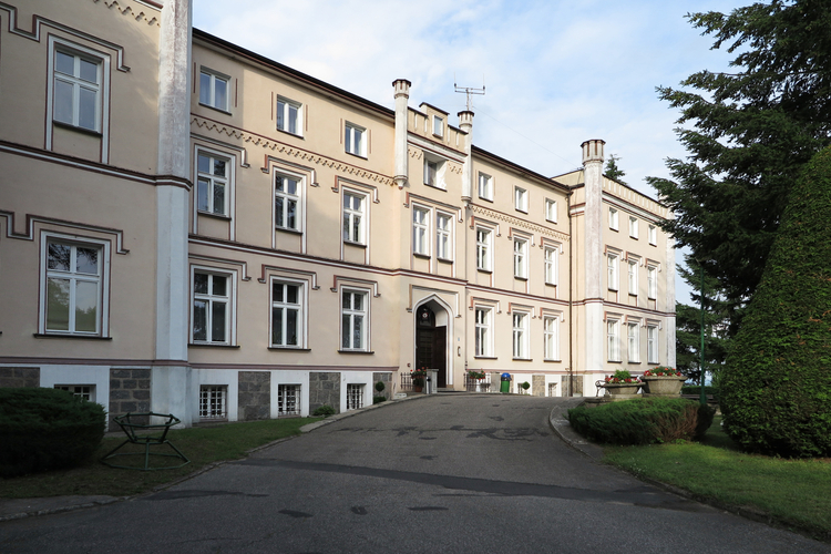 Pałac w Karwicach