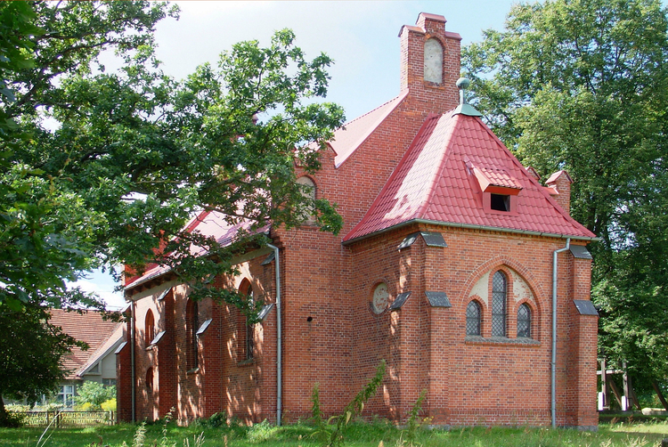 Drzonowo Wałeckie  - kościół