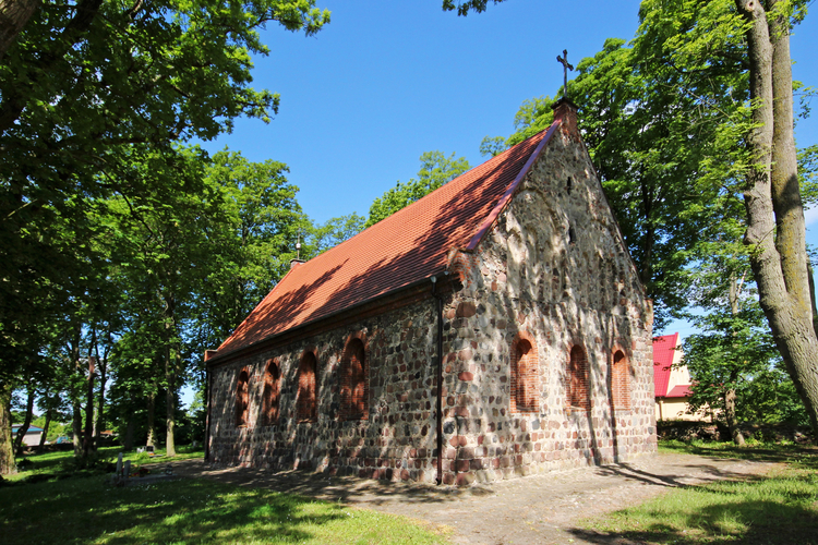 Kościół Filialny pw. Św. Stanisława Kostki w Barnisławiu
