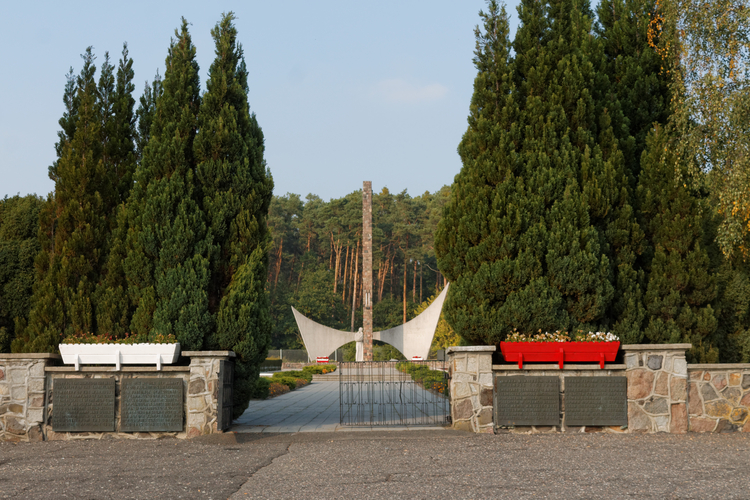 Pomnik poświęcony żołnierzom poległym w 1945 roku