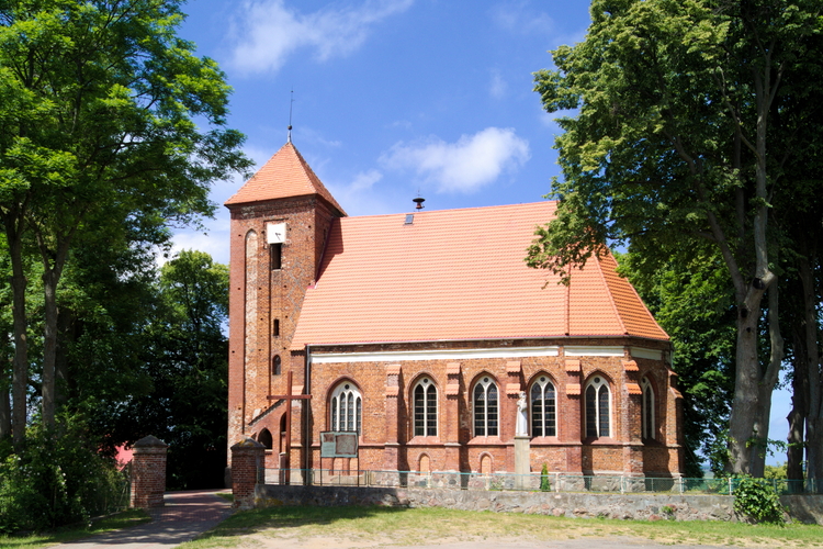 Kościół pw. św. Franciszka z Asyżu w  miejscowości Barzowice