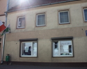 Na zdjęciu widać budynek, w którym znajduje się Izba Muzealna w Barwicach.                                                                                                                              