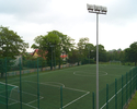 Zdjęcie przedstawia fragment kompleksu boisk sportowych "Moje boisko - Orlik 2012" w Sławnie.                                                                                                           