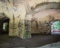 Zdjęcie przedstawia ruiny wieży Quistorpa w Szczecinie. Na pierwszym planie widać wnętrze obiektu.                                                                                                      