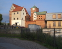Zdjęcie przedstawia widok na darłowski zamek.                                                                                                                                                           