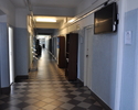 Zdjęcie przedstawiające korytarze i pomieszczenia zajmowane przez Starostwo Powiatowe                                                                                                                   