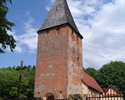 Zdjęcie przedstawia kościół pw. Wniebowzięcia Najświętszej Marii Panny w Niemicy od strony zachodniej.                                                                                                  