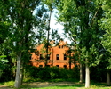 Widok na pałac w stylu eklektycznym w Żukowie.                                                                                                                                                          