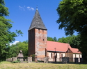 Zdjęcie przedstawia kościół pw. Wniebowzięcia Najświętszej Marii Panny w Niemicy od strony południowej.                                                                                                 
