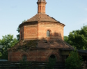 Widok przedstawia zabytkowy budynek gołebnika  przy  Pałacu w Lubiatowie.                                                                                                                               
