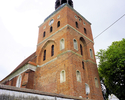 Zdjęcie przedstawia kościół parafialny pw. Wniebowzięcia Najświętszej Maryi Panny w Tucznie.                                                                                                            