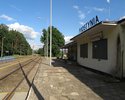 Zdjęcie przedstawia dworzec kolejowy w Prostyni.                                                                                                                                                        