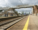 Widok przedstawia dworzec PKP.                                                                                                                                                                          