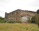 Widok przedstawia ruiny pałacu w Batowie.                                                                                                                                                               
