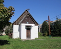 Na zdjęciu widnieje kaplica pw. Chrystusa Dobrego Pasterza w Glinnej.                                                                                                                                   