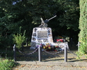 Na zdjęciu widnieje pomnik w Chlebowie upamiętniający polskich artylerzystów.                                                                                                                           