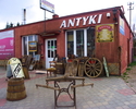 Zdjęcie przedstawia sklep  Antyk Antykwariat w Warszkowie.                                                                                                                                              