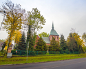 Zdjęcie przedstawia kościół parafialny pw. Przemienienia Pańskiego w Mielnie.                                                                                                                           