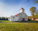 Zdjęcie przedstawia kościół filialny pw. Miłosierdzia Bożego w Nacławiu.                                                                                                                                