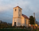 Widok przedstawia kościół filialny pw. MB Częstochowskiej                                                                                                                                               