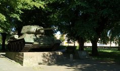 Czołg - pomnik wyzwolenia Ziemi Sławieńskiej