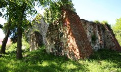 The ruins of a church in Moczyły