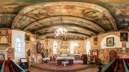 Kościół filialny pw. Matki Boskiej Królowej Polski w Iwięcinie parafia Osieki