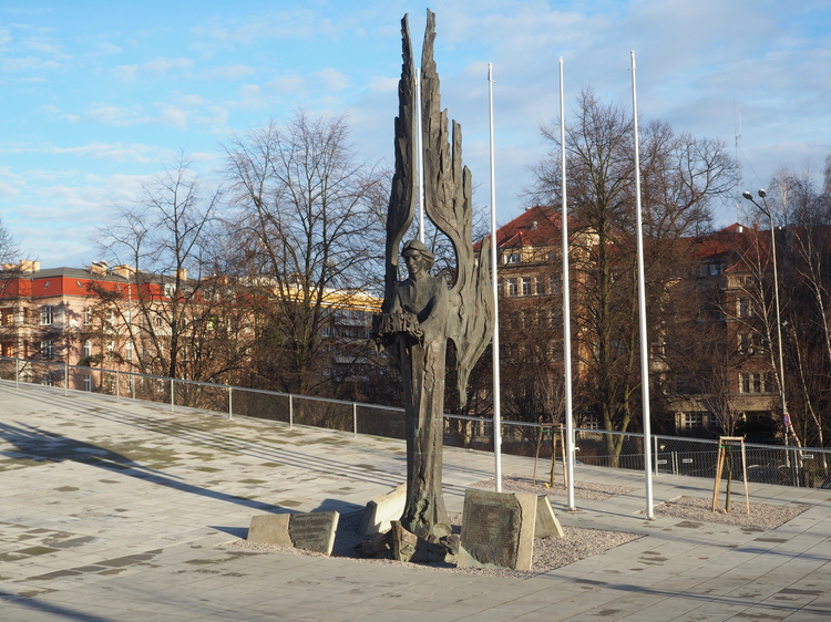 Monument_to_the_Victims_of_December_1970