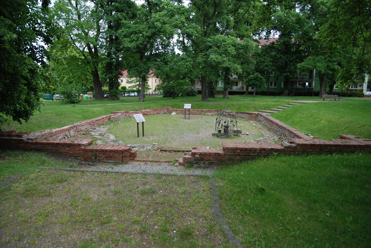 Relikty kaplicy i kościoła św. Jerzego ul. Sportowa/ul.Szczecińska (otoczenie)