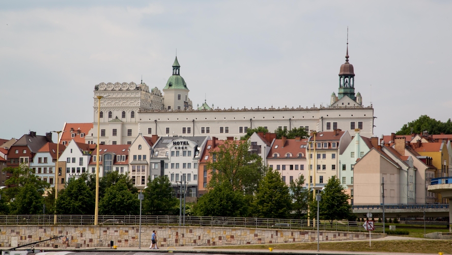 Zamek Książąt Pomorskich  w Szczecinie (od strony Odry)