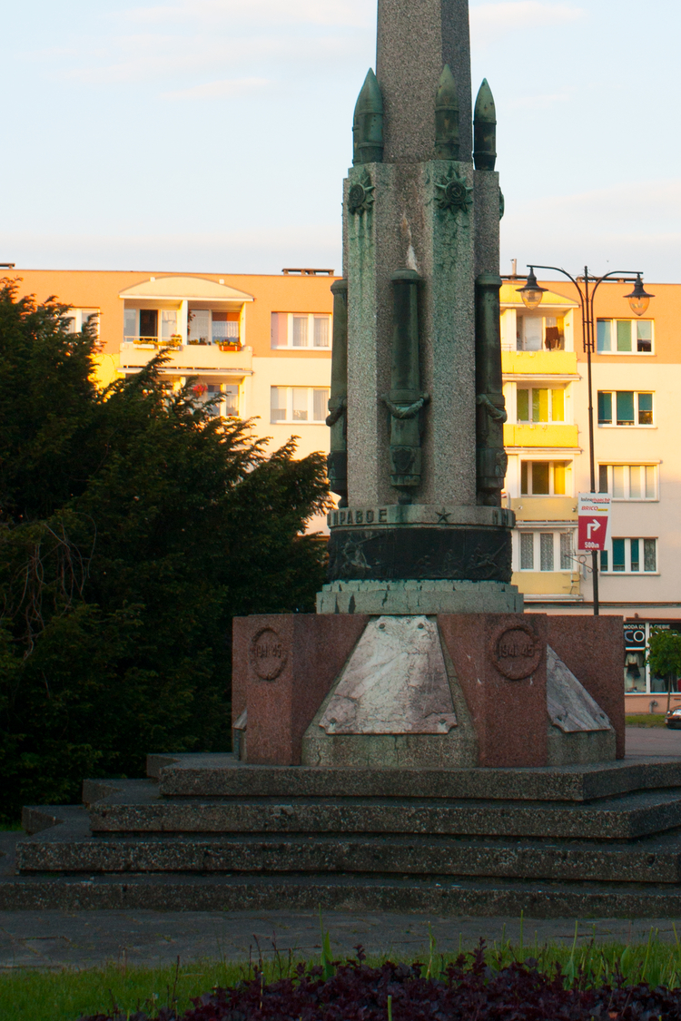Pomnik Zwycięstwa wzniesiony dla uczczenia poległych w walce o Choszczno żołnierzy 2 Armii Pancernej z I Frontu Białoruskiego