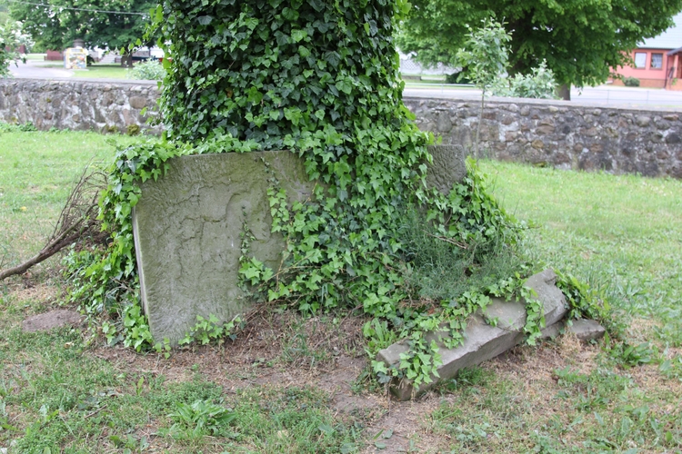 Cmentarz przykościelny w Borzymiu