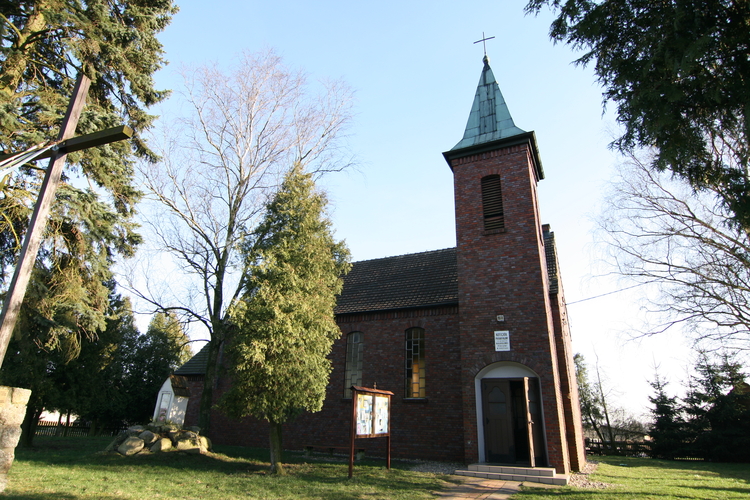Kościół parafialny pw. Matki Boskiej Królowej Polski