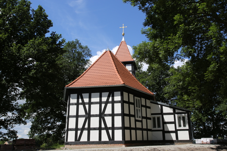 Kościół Filialny (rzymskokatolicki) pw. Matki Boskiej Częstochowskiej w Warnołęce