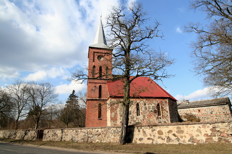 Kościół filialny pw. św. Apostołów Piotra i Pawła
