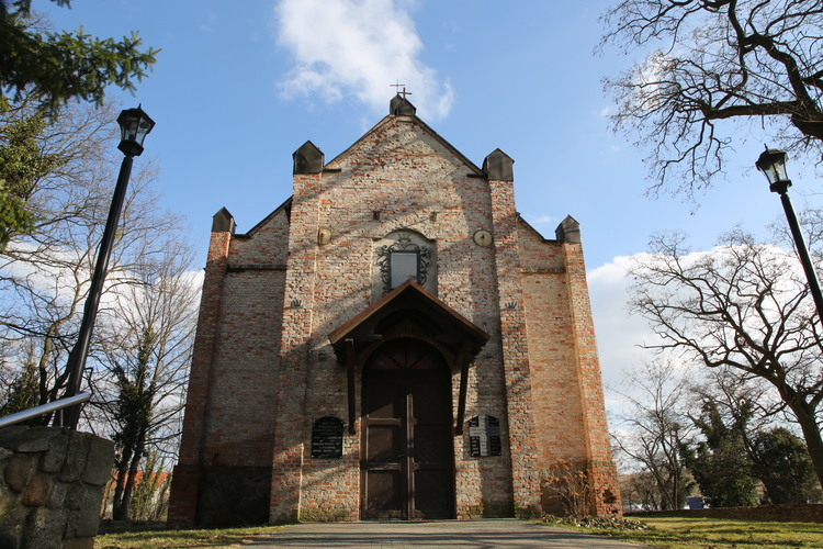 Kościół parafialny pw. Matki Bożej Królowej Polski