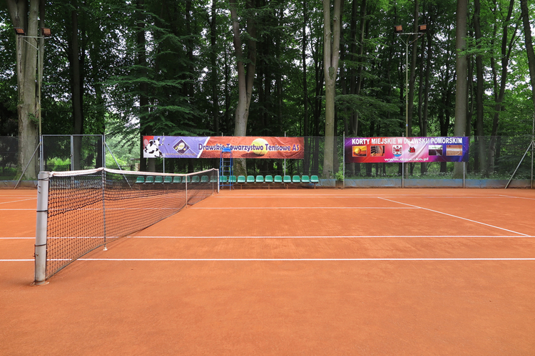 Municipal_tennis_courts_in_the_Chopin_Park_EN