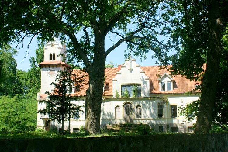 Eklektyczny pałac w Laskowie. 