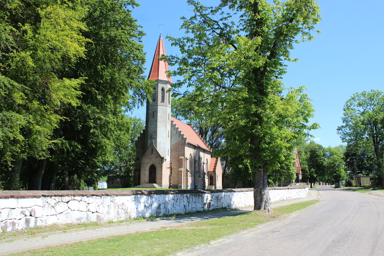 kościół w lubogoszczy (1).JPG