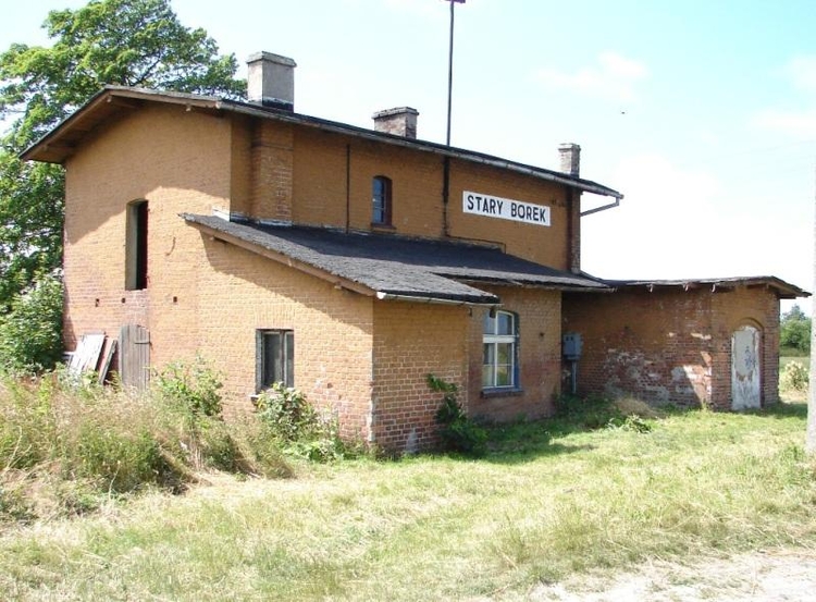 Stacja kolejowa w Starym Borku.JPG