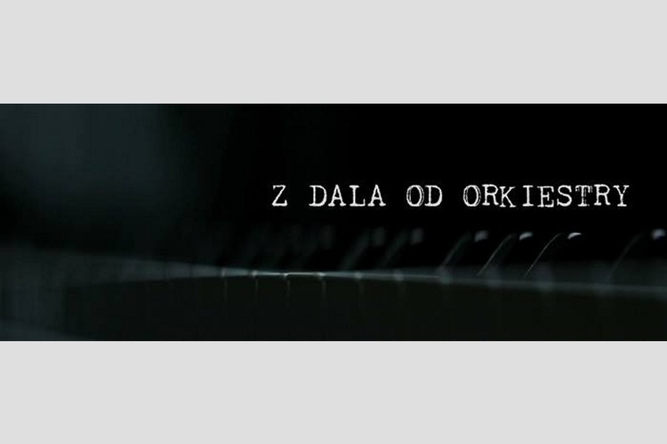 Z_dala_od_orkiestry_Projekcja_filmu
