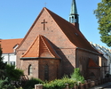 Na zdjęciu widoczny jest kościół p.w. św. Stanisława Biskupa i Męczennika od strony prezbiterium                                                                                                        