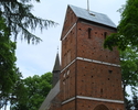 Zdjęcie przedstawia kościół pw. Matki Boskiej Ostrobramskiej w Krupach od strony zachodniej.                                                                                                            