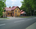 Zdjęcie przedstawia budynek Centrum Kultury i Sportu w Postominie.                                                                                                                                      